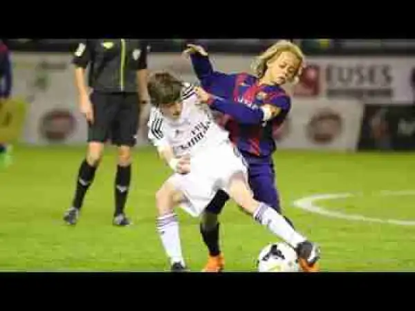 Video: XAVI SIMONS | CRAZY SKILLS _ BARCA